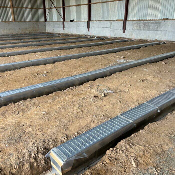 Ventilation des céréales: installation de caniveuax et grilles