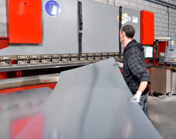 Pliage, tole, caniveaux de séchage et ventilation pour stockage à plat